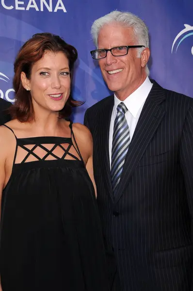 Kate walsh en ted danson op oceanas seachange summer party 2009. prive-woning, laguna beach, ca. 08-22-09 — Stockfoto