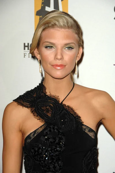 Annalynne Mccord — 스톡 사진