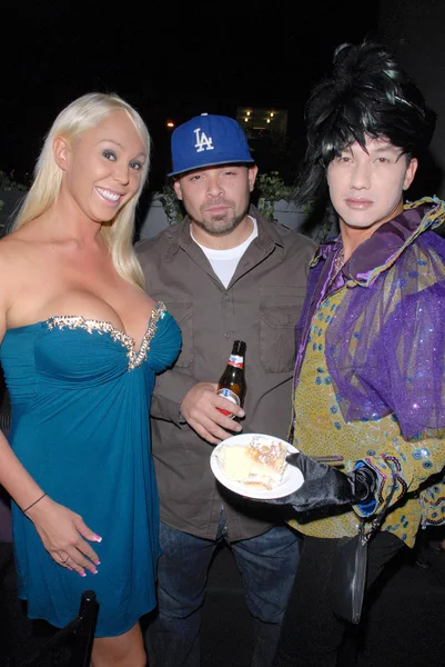 Mary Carey with Mario Monge and Bobby Trendy at the Celebrity Birthday Party For Phoebe Price. Coco Deville, West Hollywood, CA. 09-29-09 — Stock Photo, Image