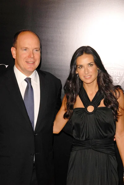 Prins albert av monaco och demi moore på 2009 rodeo drive promenad från stil-priset gala. Rodeo drive, beverly hills, ca. 10-22-09 — Stockfoto