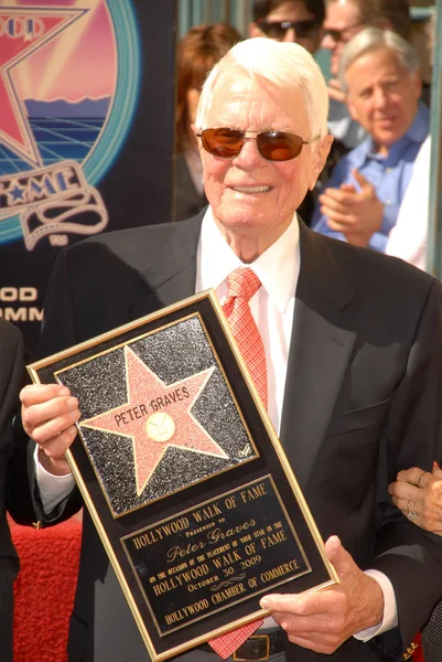 Peter Graves and wife Joan Endress at the Hollywood Walk of Fame