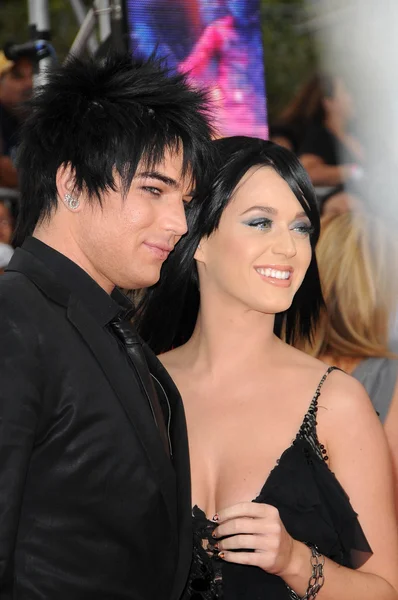 Adam Lambert e Katy Perry alla premiere di Los Angeles di This Is It. Nokia Theatre, Los Angeles, CA. 10-27-09 — Foto Stock