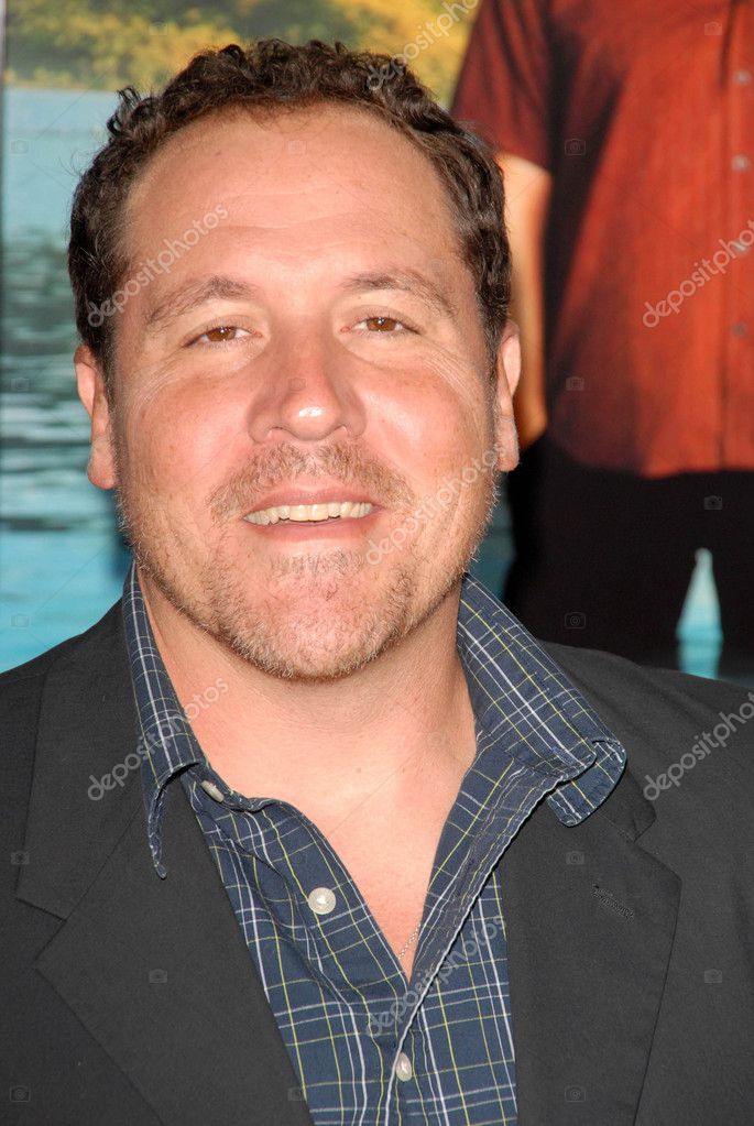 Jon Favreau at the Los Angeles Premiere of &lsquo;Couples Retreat&rsquo;. Mann&rsquo;s