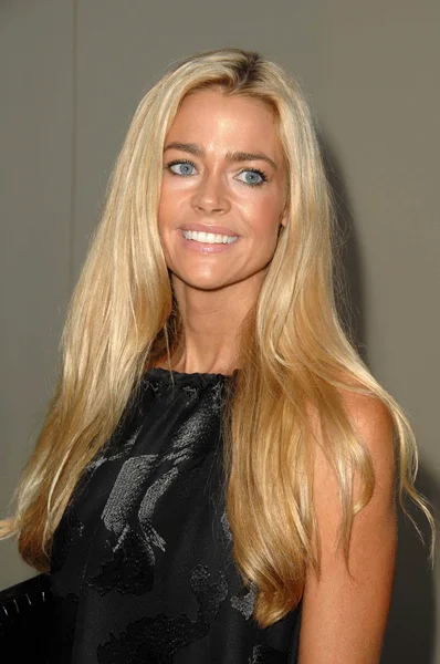 Denise Richards at the 3rd Annual Bow Wow 'Wow Hollywood' Gala. The Lot, Hollywood, CA. 08-22-09 — 图库照片