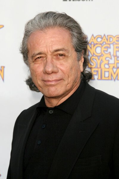 Олмос, Эдвард Джеймс
