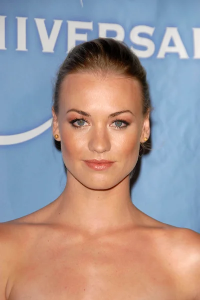 Yvonne Strahovski — Zdjęcie stockowe