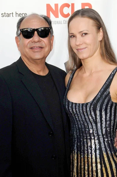 Cheech Marin e sua esposa Natasha no ALMA Awards de 2009. Royce Hall UCLA, Westwood, CA. 09-17-09 — Fotografia de Stock