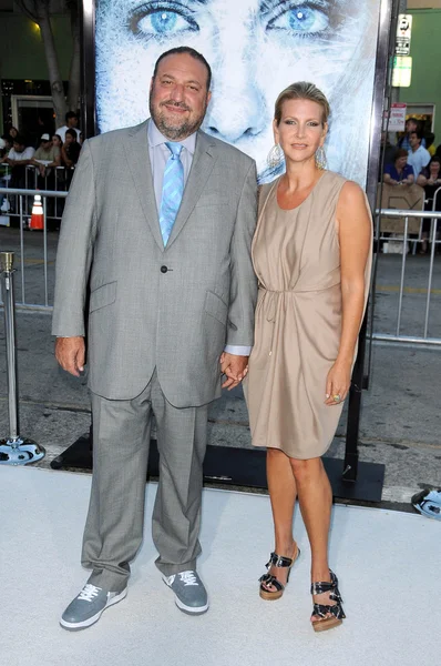 Joel Silver and Karyn Fields at the Los Angeles Premiere of 'Whiteout'. Mann Village Theatre, Westwood, CA. 09-09-09 — Stock Photo, Image