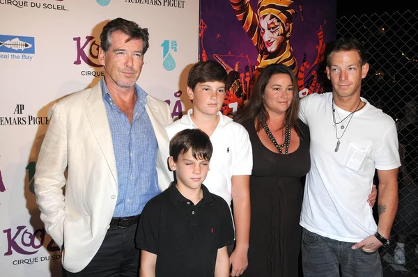 Pierce Brosnan avec Keely Shaye Smith — Photo