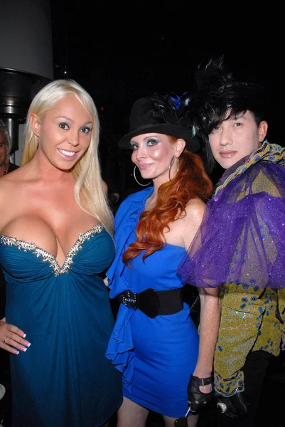 Mary Carey with Phoebe Price and Bobby Trendy at the Celebrity Birthday Party For Phoebe Price. Coco Deville, West Hollywood, CA. 09-29-09 — Stock Fotó