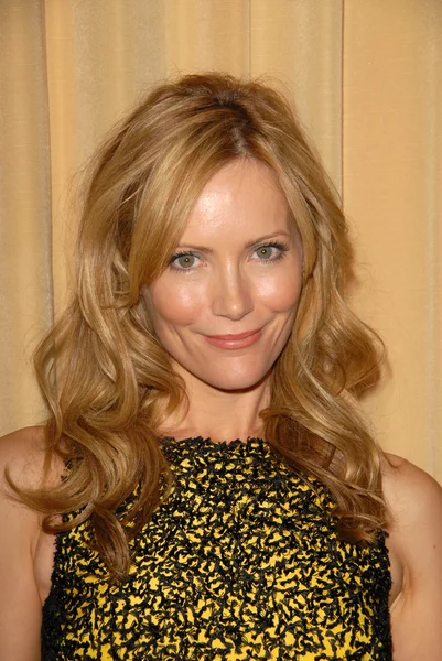 Leslie Mann at the Fulfillment Fund Annual Stars 2009 Benefit Gala,, Beverly Hills Hotel, Beverly Hills, CA. 10-26-09 — Zdjęcie stockowe