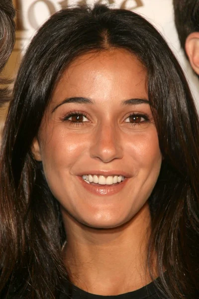 Emmanuelle chriqui na zvýšení naděje pro Kongo hollywood událost. Janes house, los angeles, ca. 06-28-09 — Stock fotografie