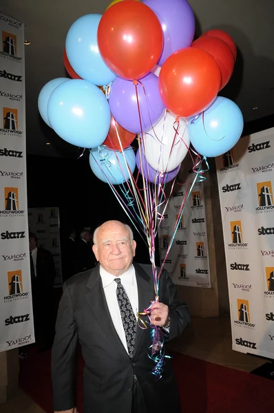 Ed Asner at the 13th Annual Hollywood Awards Gala. Beverly Hills Hotel, Beverly Hills, CA. 10-26-09 — Stockfoto