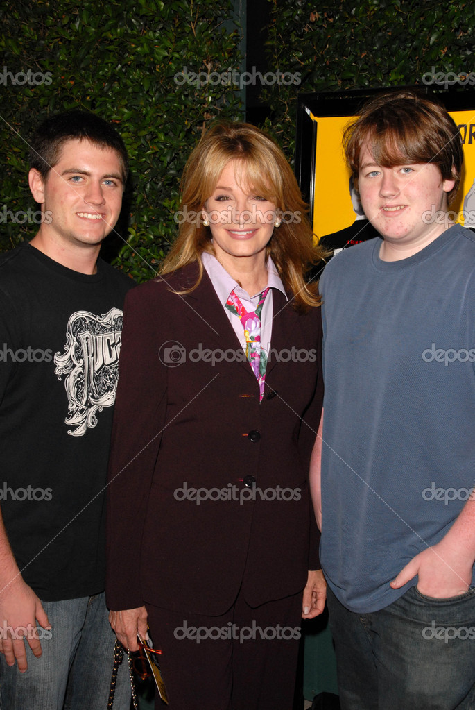 Deidre Hall With Sons Stock Editorial Photo C S Bukley
