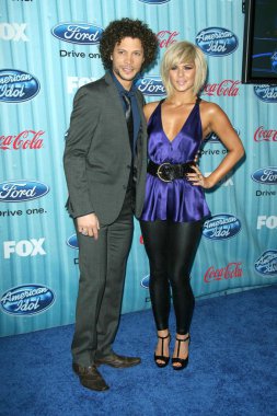 Justin Guarini and Kimberly Caldwell