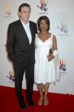 Alfre woodard ve roderick spence
