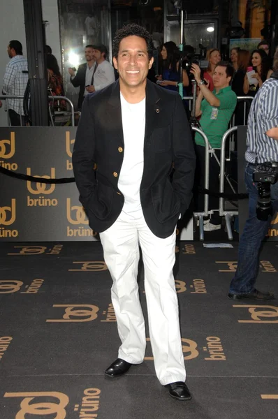 Oscar Nunez at the Los Angeles Premiere of 'Bruno'. Gruman's Chinese Theatre, Hollywood, CA. 06-25-09 — 图库照片