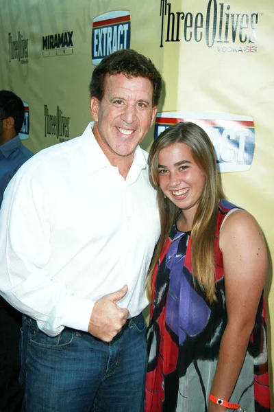 Jake Steinfeld and his daughter at the Los Angeles Premiere of 'Extract'. Arclight Hollywood, Hollywood, CA. 08-24-09 — Stock Photo, Image