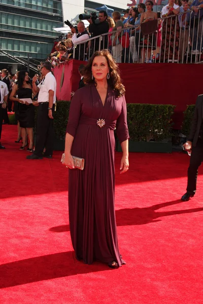 Elizabeth Perkins at the 61st Annual Primetime Emmy Awards. Nokia Theatre, Los Angeles, CA. 09-20-09 — Stock Photo, Image