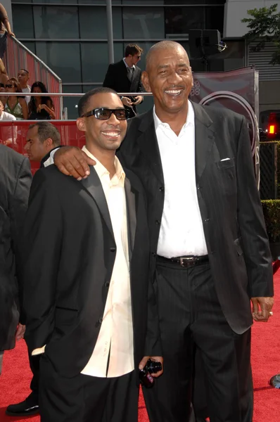 George Gervin e figlio — Foto Stock