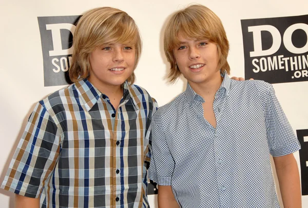 Dylan sprouse och cole sprouse — Stockfoto
