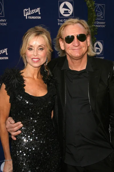 Joe Walsh and wife Juanita — Stock Photo, Image