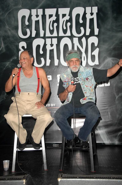 Cheech Marin and Tommy Chong — Stock Photo, Image