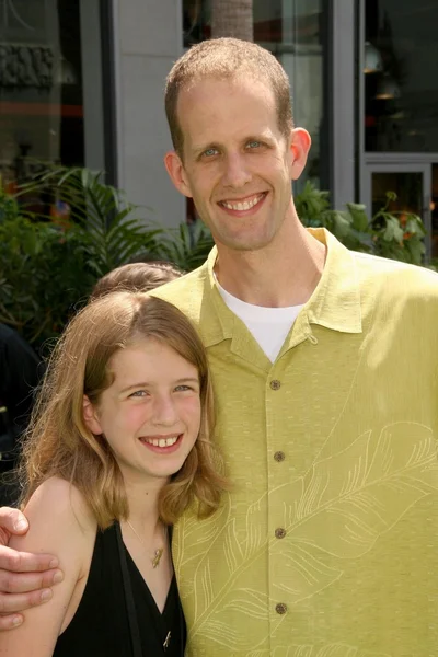 Elie Docter et Pete Docter à la première mondiale de — Photo