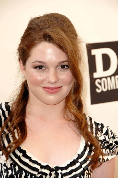 Jennifer Stone — Stockfoto