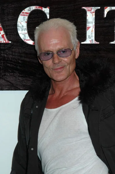 Michael des barres bei steve olsons 'coming out party', einer kunstausstellung. Privatlage, los angeles, ca. 28-02-09 — Stockfoto