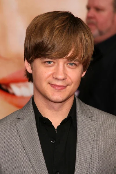 'ハンナモンタナ ムービー' のロサンゼルス ・ プレミアで Jason Earles。エル ・ キャピタン劇場、ハリウッド、ca. 09/04/02 — ストック写真