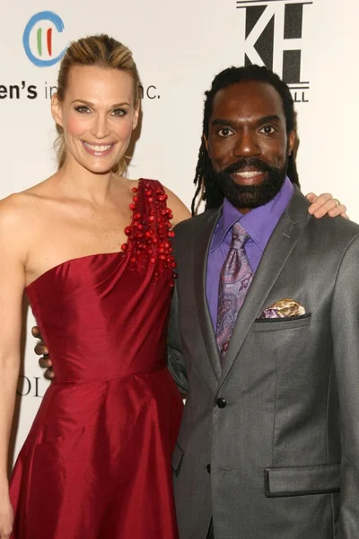 Molly Sims and Kevan Hall at the 21st Annual Spring Luncheon Presented by The Colleagues. Beverly Wilshire Hotel, Beverly Hills, CA. 03-19-09 — ストック写真