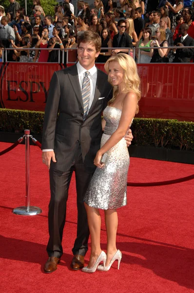 Eli Manning and wife Abigal — Stok fotoğraf