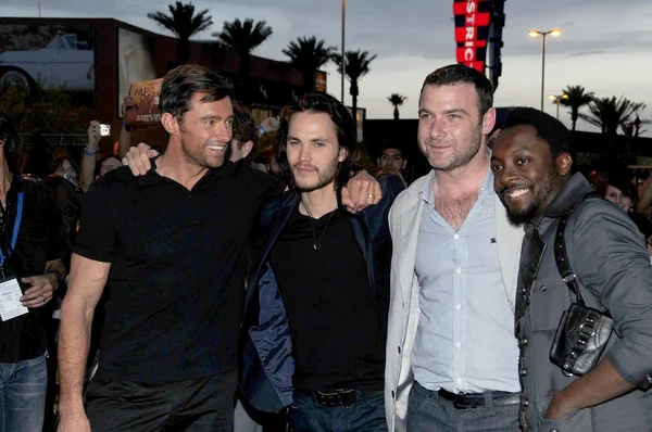 Hugh Jackman and Taylor Kitsch with Liev Schreiber and Will i Am at the United States Premiere of 'X-Men Origins Wolverine'. Harkins Theatres, Tempe, AZ. 04-27-09 — Stock Photo, Image