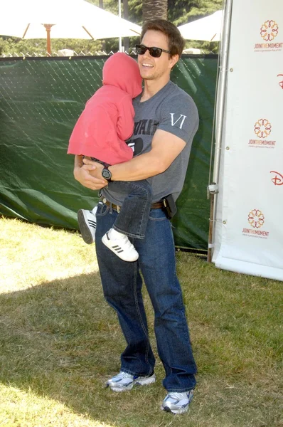 Mark Wahlberg and daughter Ella — Stock Fotó