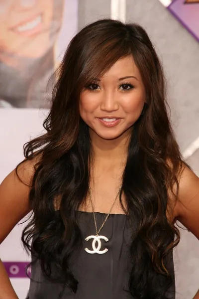 Brenda Song at the Los Angeles Premiere of 'Hannah Montana The Movie'. El Capitan Theatre, Hollywood, CA. 04-02-09 — Stock Photo, Image