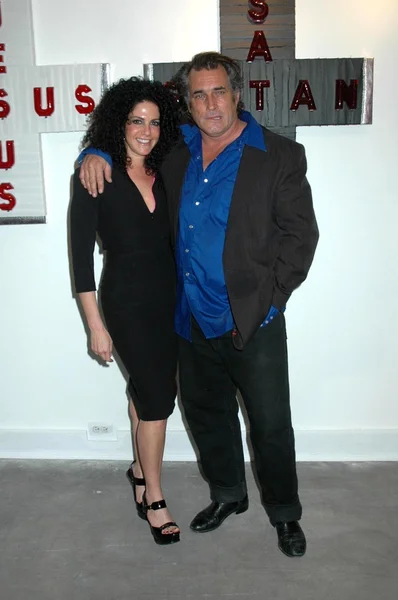 Elisabeth Weinstock and Steve Olsen at Steve Olson's 'Coming Out Party' An Art Show. Private Location, Los Angeles, CA. 02-28-09 — Stock Photo, Image