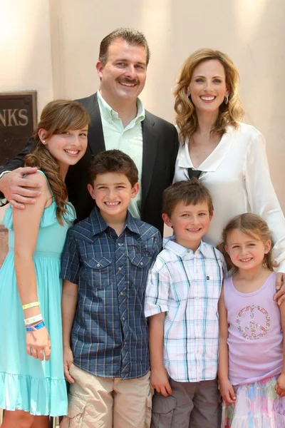 Marlee matlin och familj — Stockfoto