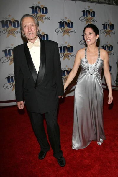 David Carradine y su esposa Annie en la 19ª Gala Anual de 100 Estrellas. Beverly Hills Hotel, Beverly Hills, CA. 02-22-09 —  Fotos de Stock