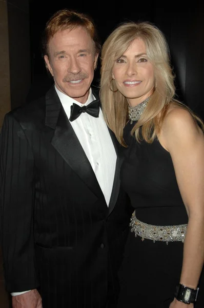 Chuck Norris and wife Gina — Zdjęcie stockowe