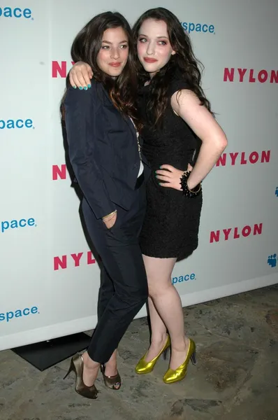 Olivia thirlby och kat dennings — Stock fotografie