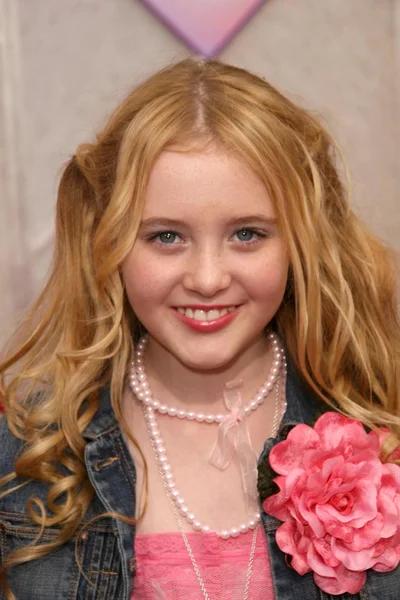 Kathryn Newton at the Los Angeles Premiere of Hannah Montana The Movie. El Capitan Theatre, Hollywood, CA. 04-02-09 — Stock Photo, Image