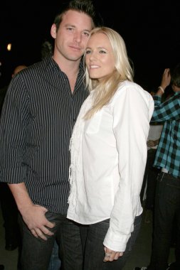 Valletta ve hannah cornett soymak