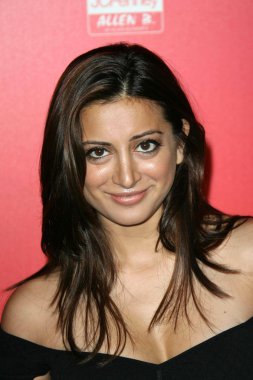 Noureen DeWulf
