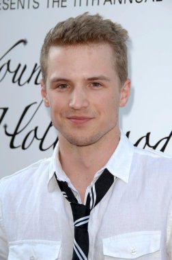 Freddie Stroma