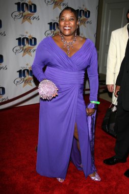 Loretta Devine at the 19th Annual Night Of 100 Stars Gala. Beverly Hills Hotel, Beverly Hills, CA. 02-22-09