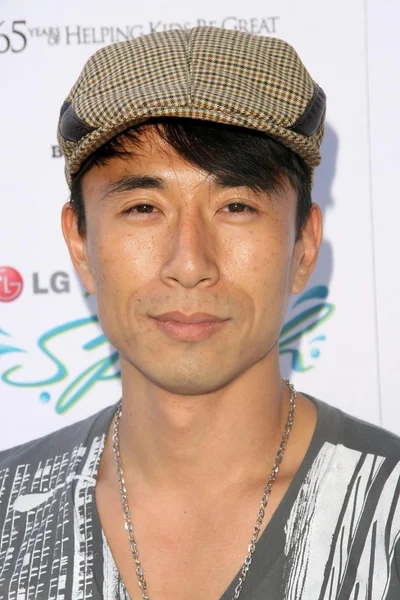 James kyson lee op de lg xenon splash pool party in aanmerking komen voor de jongens en meisjes club van santa monica. w hotel, los angeles, ca. 06-02-09 — Stockfoto