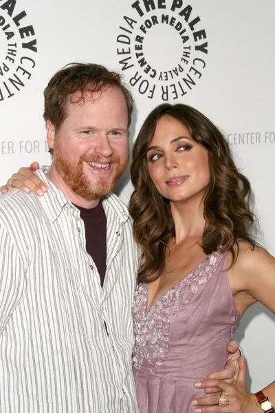 Eliza Dushku and Joss Whedon at 'Dollhouse' presented by the Twenty-Sixth Annual William S. Paley Television Festival. Arclight Cinerama Dome, Hollywood, CA. 04-15-09 — Stockfoto