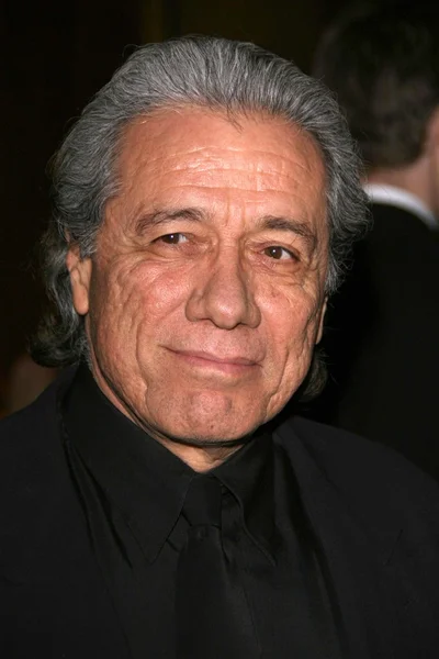 Edward James Olmos en la 59ª edición de los Premios ACE Eddie. Beverly Hilton Hotel, Beverly Hills, CA. 02-15-09 — Foto de Stock