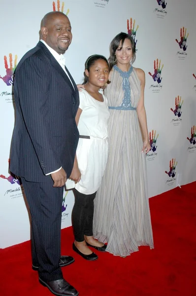 Forest Whitaker con Keisha Whitaker e la loro figlia — Foto Stock